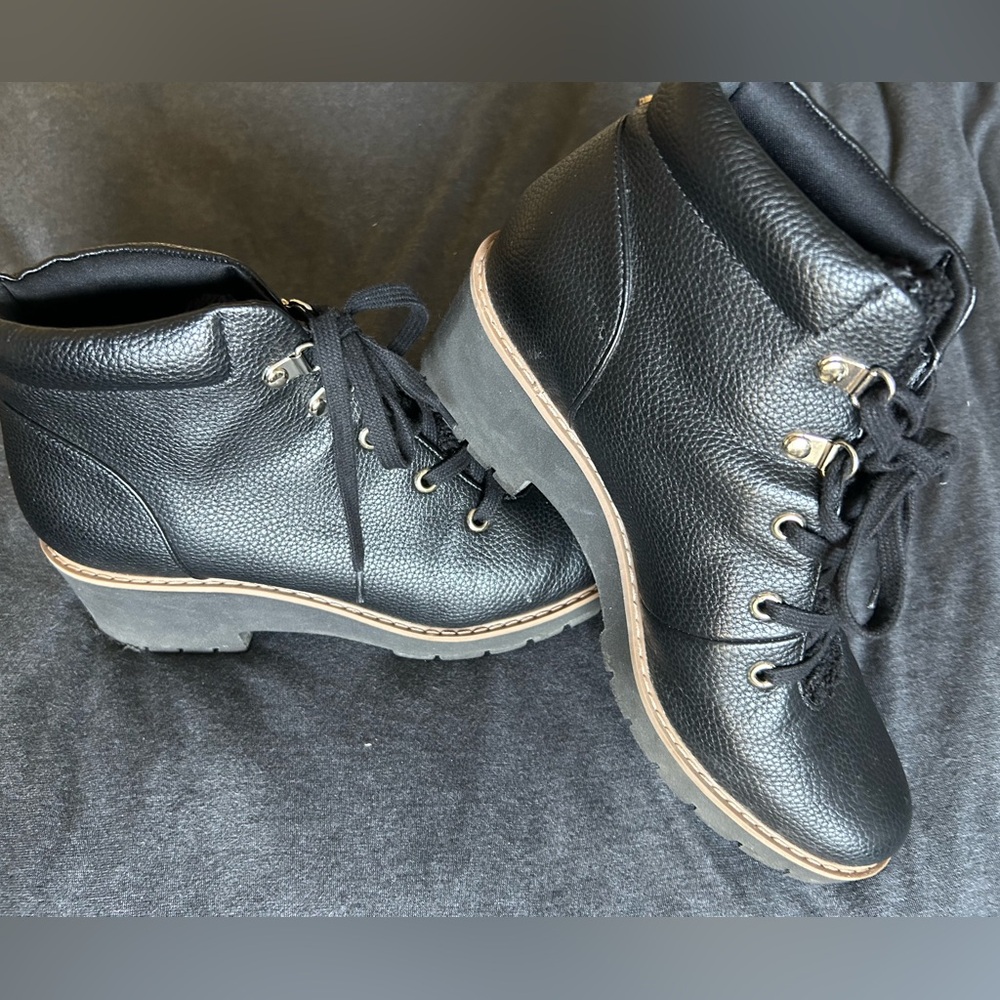 Giani Bernini Valentina Lug-Sole Cozy Booties